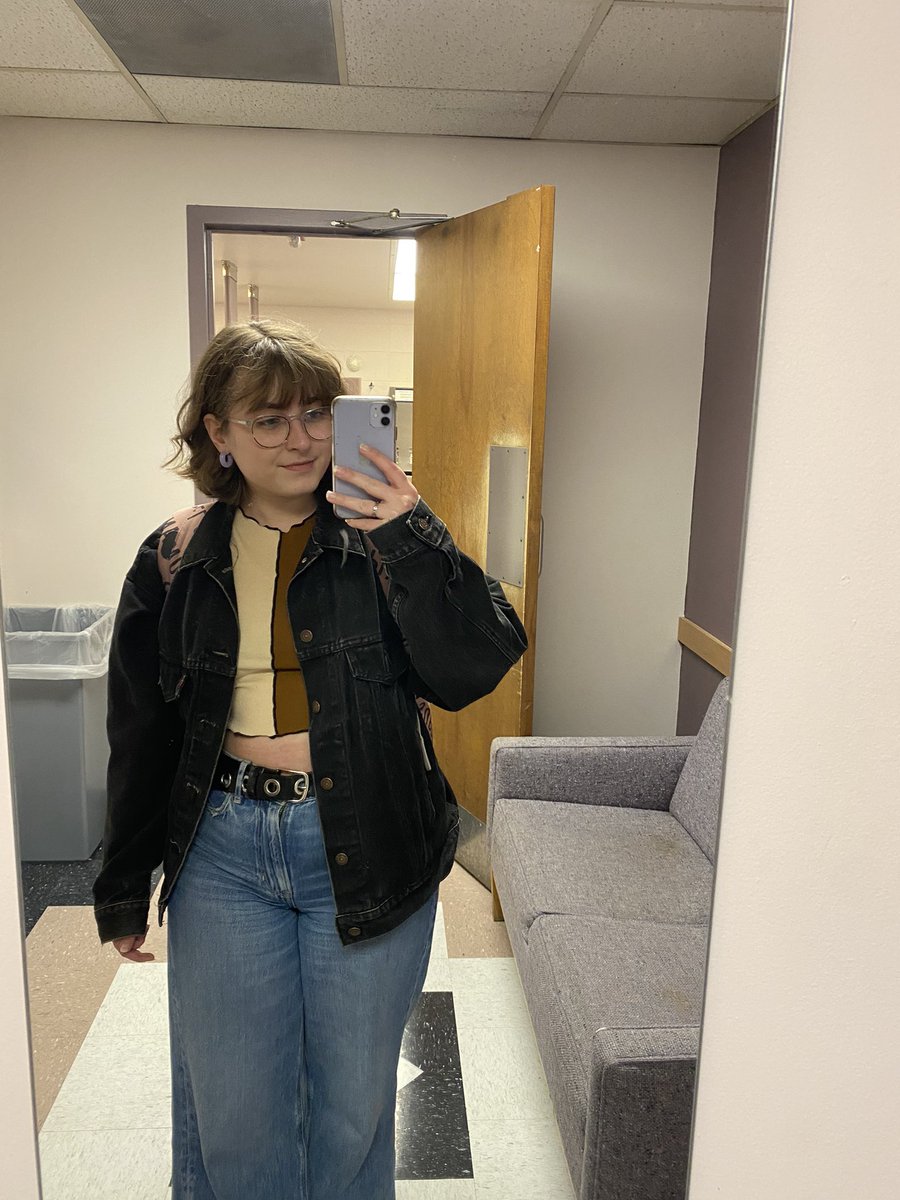 SplawskaSofia's tweet photo. last first day of undergrad today! https://t.co/3GyYY1SPBf