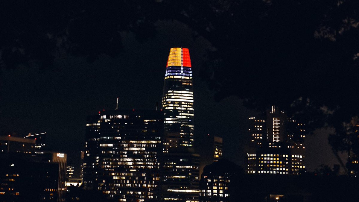 Cnglee8's tweet photo. Bay Area landmarks lit up in red and gold to support the 49ers. Let’s go, Niners! ❤️💛❤️💛 https://t.co/LIGq5rTL3Z