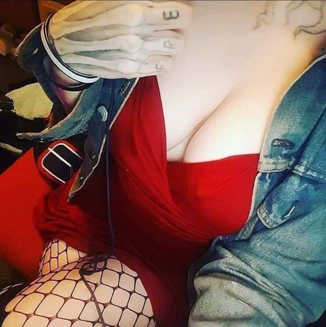 LunaOnyx666's tweet photo. Hey👋
new to #nsfwtwt😈 

✨Luna Onyx✨
👑28👑 
🌸She/they🌸
😈DOMME😈
🇨🇦French🍁Canadian🇨🇦
⛓️Hard+extreme+softkinks⛓
🏳️‍🌈Pan🏳️‍🌈
💫Bimbo✨MILF💫
🌳Hairy🌳
💄Glam🥀Goth🖤Slut❤️‍🔥
♉Taurus♉
💋OnlyFans💋
💬Fr/En💬
💦Custom🔥Content💦
🍑IFBSW🍑
https://t.co/C7HOfow9R7 

🌀+💓=moots https://t.co/8nTg9jG9fn