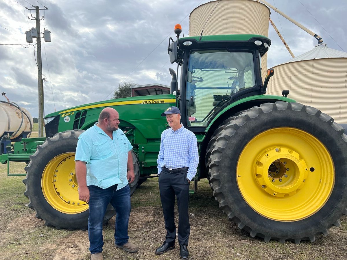 SenRickScott's tweet photo. Today, I had the pleasure of touring the Baggett Family Farm, which has been family-owned &amp; operated for generations.

Like I told the Baggett's, I'm committed to doing everything I can to #MakeWashingtonWork for Florida's growers who work every day to put food on our tables. https://t.co/4QRLQNoSFS