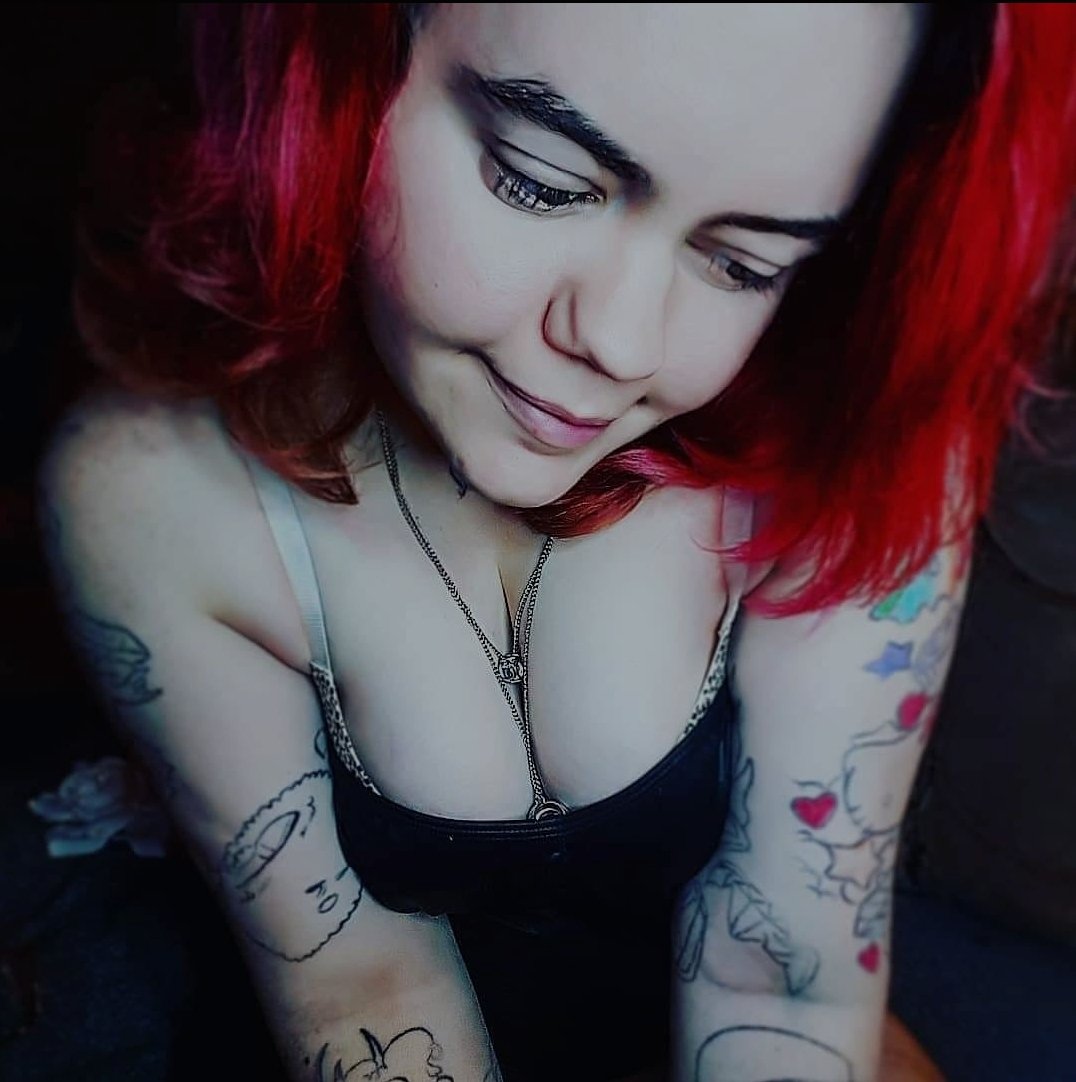 PinkynatrixSlut's tweet photo. Hey👋
new to #nsfwtwt😈 

✨Luna Onyx✨
👑28👑 
🌸She/they🌸
😈DOMME😈
🇨🇦French🍁Canadian🇨🇦
⛓️Hard+extreme+softkinks⛓
🏳️‍🌈Pan🏳️‍🌈
💫Bimbo✨MILF💫
🌳Hairy🌳
💄Glam🥀Goth🖤Slut❤️‍🔥
♉Taurus♉
💋OnlyFans💋
💬Fr/En💬
💦Custom🔥Content💦
🍑IFBSW🍑
https://t.co/Pk4Elp7IBC 

🌀+💓=moots https://t.co/lfkCwwDZ1k