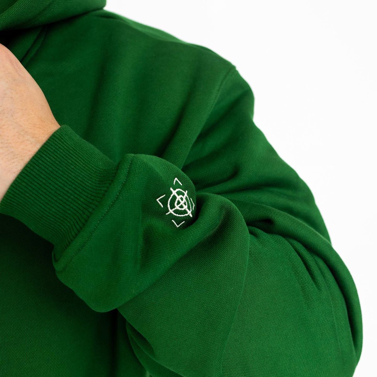 _MADFocus's tweet photo. Introducing the “Iconic” Everyday Logo hoodie… 🎯
… in Varsity Green & Slate accented by Cream & white logos embroidered on the chest and left sleeve 🎯
⚡️Official Release Date ~ 1.18.2023⚡️ on https://t.co/htLYNSo4ki
Don’t Miss.
#madfocus #aimhigher https://t.co/hg30XrXgWX