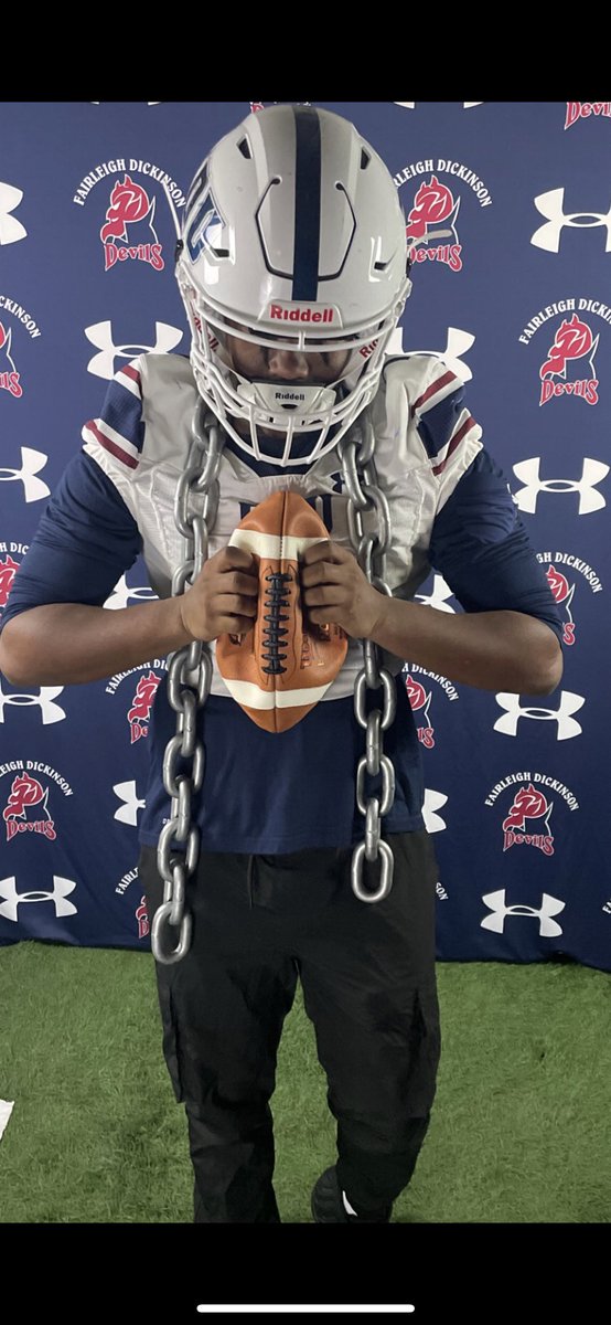 OfficialCey1's tweet photo. After a great conversation and visit with @CoachTufaro I’m extremely blessed to receive my first offer from @FDUFootball !!!!! @_CoachCalderon @CoachCuzzo @wagnerfalconsfb https://t.co/VlhBHcxG1s