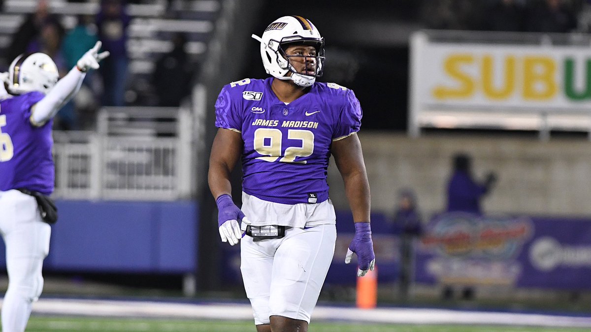 MarcusDowns8's tweet photo. #AGTG Extremely blessed to receive an offer from James Madison University @Coach_JMill @Coach_PatKuntz @MattRochester50 @DLInstructor91 @RivalsFriedman @HaleMcGranahan @JeremyO_Johnson @HighSchoolBlitz https://t.co/jVNNGh0M5T