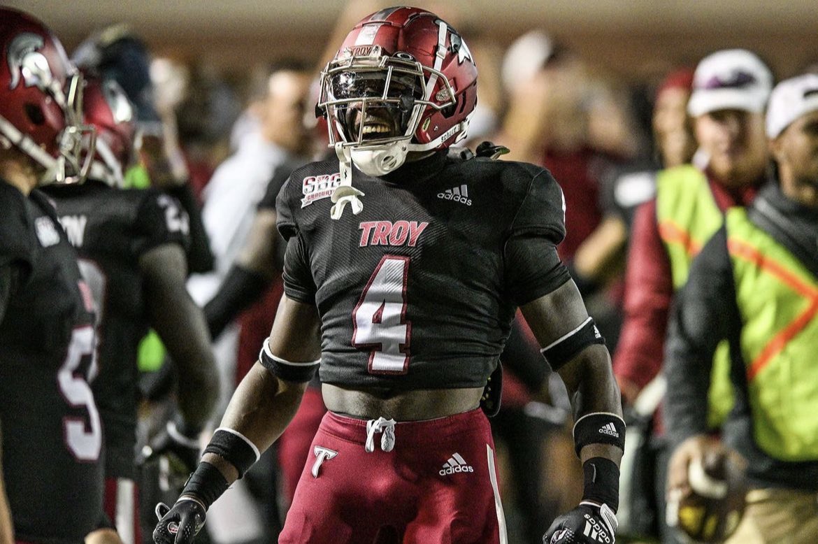 After a great conversation with <a href="/ShielWood/">Shiel Wood</a> today, I’m very blessed and grateful to say I have received an offer from Troy University! 
#OneTROY ⚔️
<a href="/CoachMoore313/">Earl Moore</a> <a href="/JeremyO_Johnson/">Jeremy Johnson</a> @Mansell247