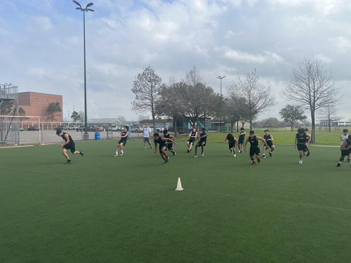 PMHSMavFootball's tweet photo. @PMHSMavFootball dominating the day. Week #3 of our M.A.P. (Maverick Accountability Program). Developing that #DoWork mentality & getting a dose of that #HateToLose attitude.
#FollowTheMap
@jcrock10 @CoachBeynaerts @CoachFitzmorris @hypooo_ @CoachMac53 @C_Freeman73 @TAthlete2012 https://t.co/R7eKrmWLl6