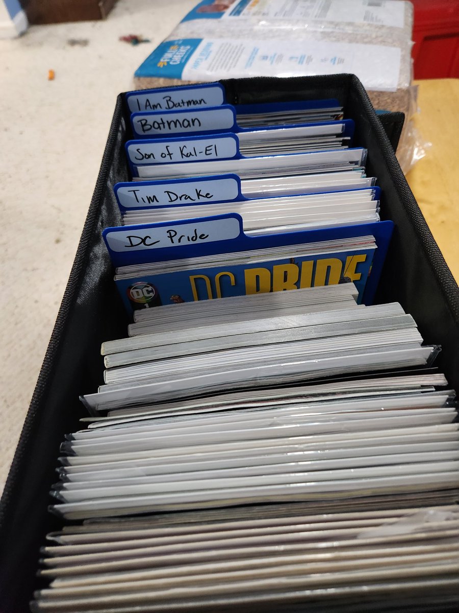 eddatron92's tweet photo. Putting dividers in my boxes.✌️and yes. I know I need sleeves for these. It's a work in progress. I also have a third box to go through #QueerNerd #Bi https://t.co/8qZgg8GhJr