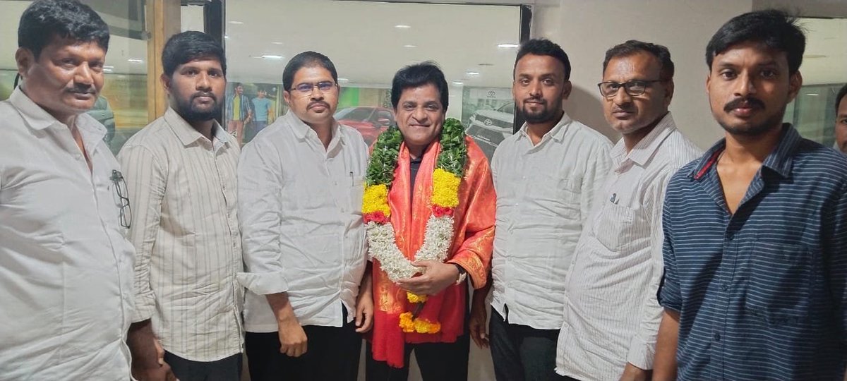 MuneerBashaplr's tweet photo. Had met and Greeted with #AndhraPradeshElectronicMediaAdvisor , #CineActor #Ali Gaaru At Tirupati. https://t.co/TbeKGGRLkQ