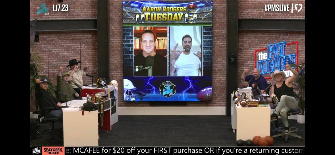 DanOG4's tweet photo. This #ART was great. @AaronRodgers12 is more interesting when he's not playing football. 👀👀
$danog4 https://t.co/jM58JnQTjV