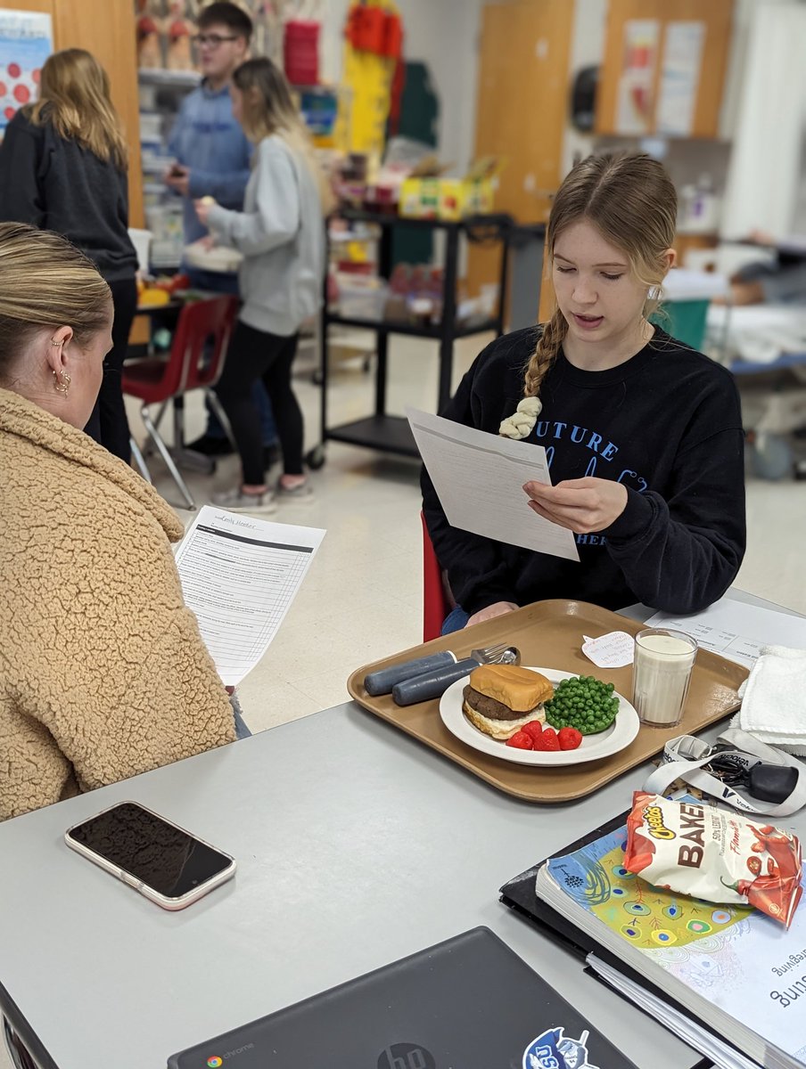MetzgerMrs's tweet photo. Feeding a patient is an important skill!  Students practiced feeding each other and learned the importance of conversation during meal time 🥦🥣😋

#OneGrosseIle #CTE #DCTCEDU https://t.co/S6RvfYmKew