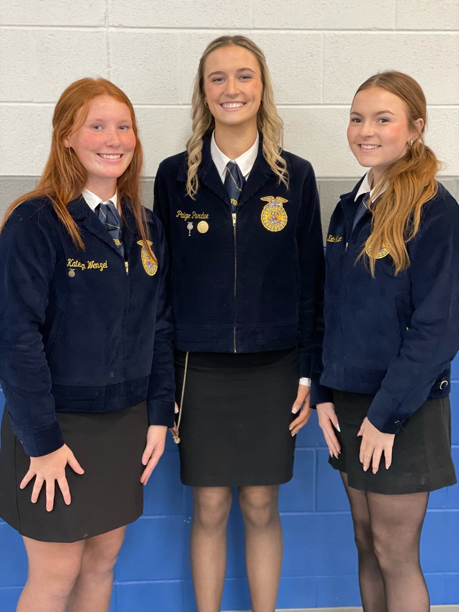 Congratulations are due for these young ladies for advancing to the Sectionals Public Speaking Contest. 

🥇-Paige Pardue: Prepared
🥇-Katelyn Wenzel: Creed
🥈-Anna Kate Wilson: Job  Interview