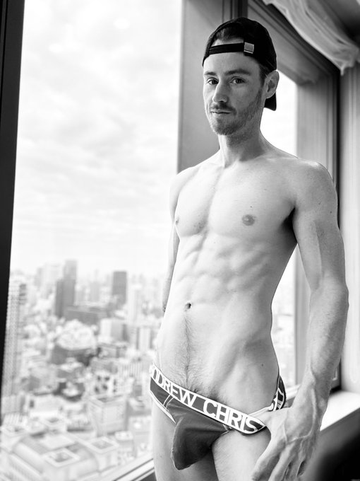 I plan on getting lost in Tokyo today. 😊🇯🇵 https://t.co/xEXcjy8sVT<a href="/tag/shibari"class="tags"><span>#shibari</span></a><a href="/tag/ropeart"class="tags"><span>#ropeart</span></a>