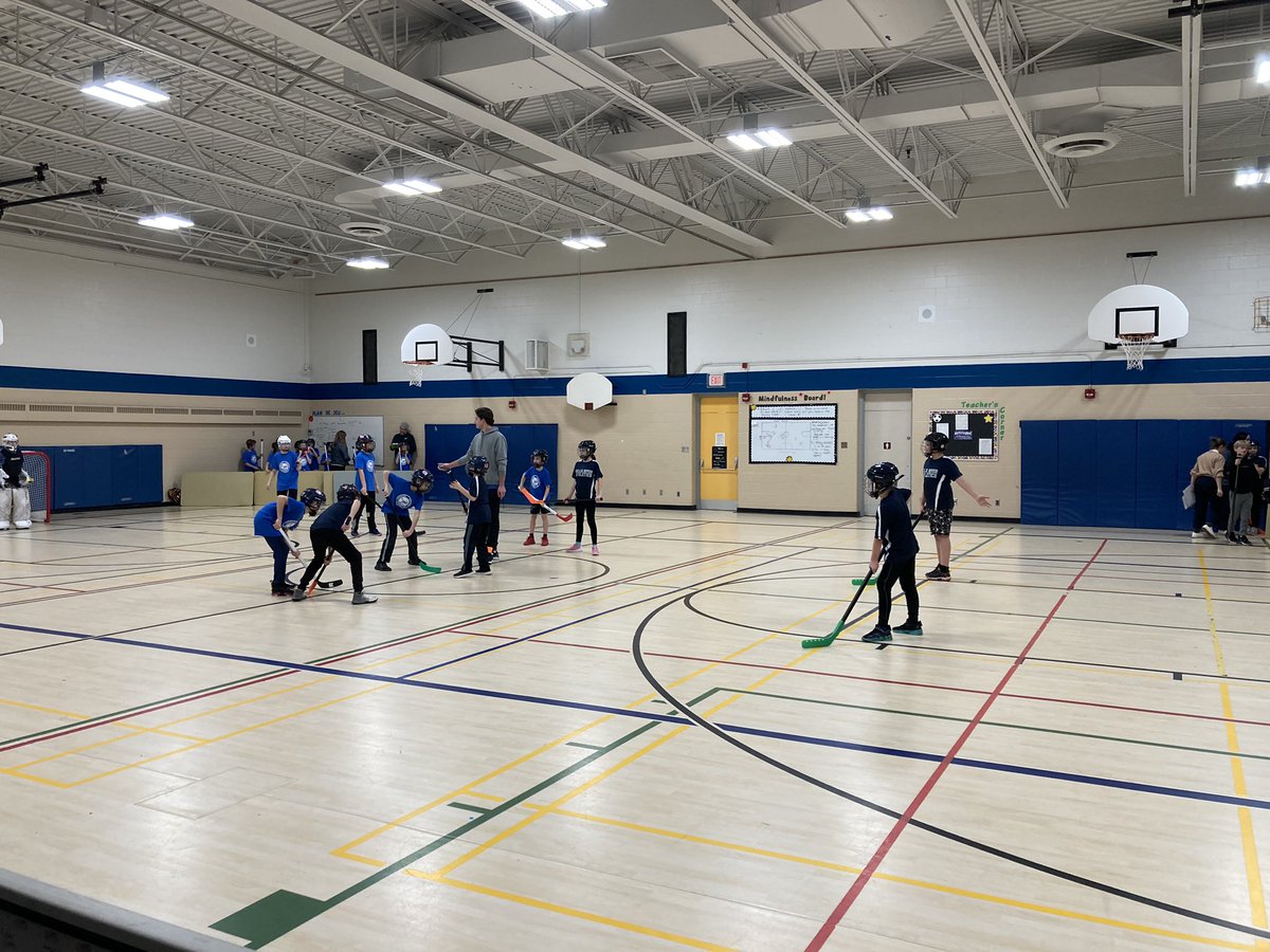 MrRaymondHPE's tweet photo. @belleriverbucs Great to see floor hockey games back in the gym. Thank you Mrs. Stammler, Mrs. Grady, and Ms. Barcic for volunteering your time to coach. https://t.co/xFCfPntbOn
