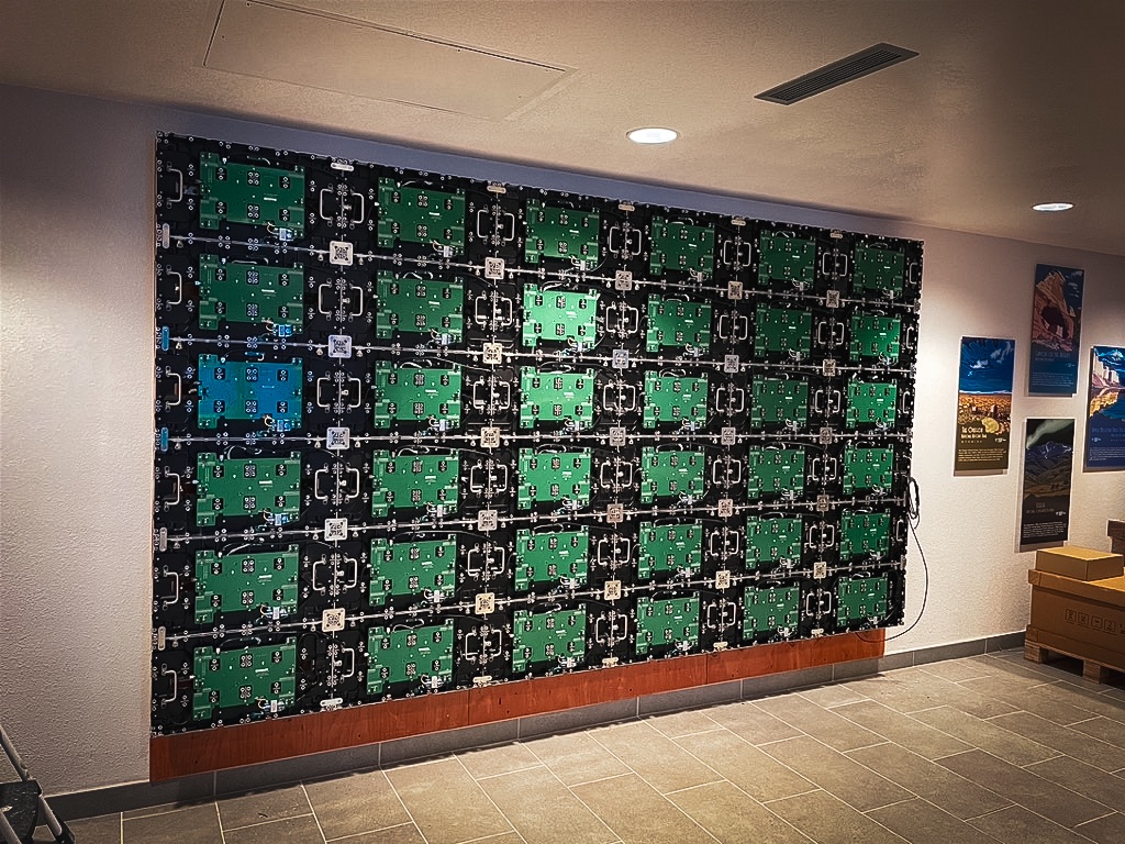 DetaiLEDSoluti1's tweet photo. Just finished up this project for #BLM #Arizona - 1.8mm Display with @uniguest for @Bubo_LD.
#LEDdisplay #LEDWall #VideoDisplay #FinePitch #LEDInstallation https://t.co/88u7mUGduq