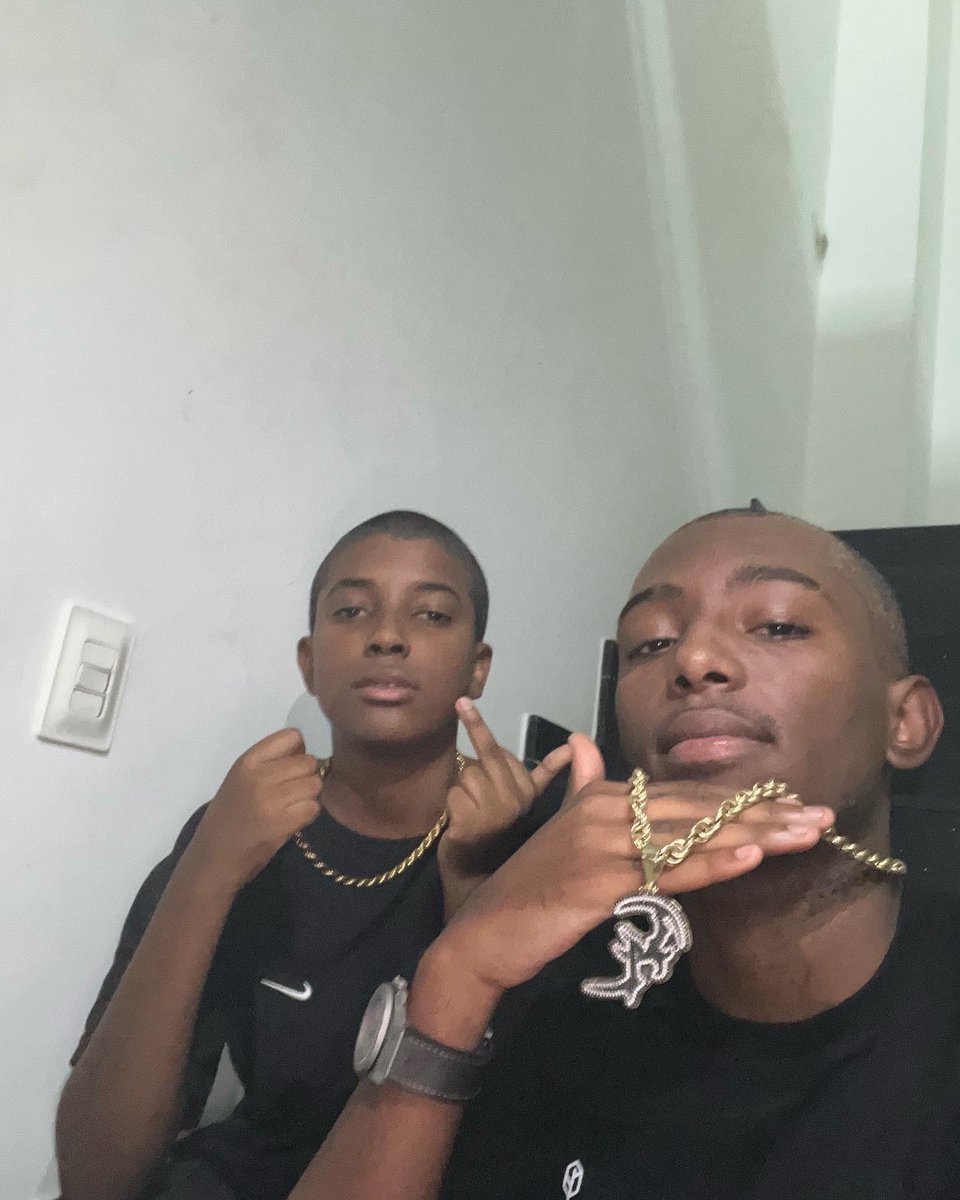 caioluccass's tweet photo. Alguém quer o Juninho careca pra fazer um sexo ? 👨🏿‍🦲🤣 https://t.co/OFBhggeV2M