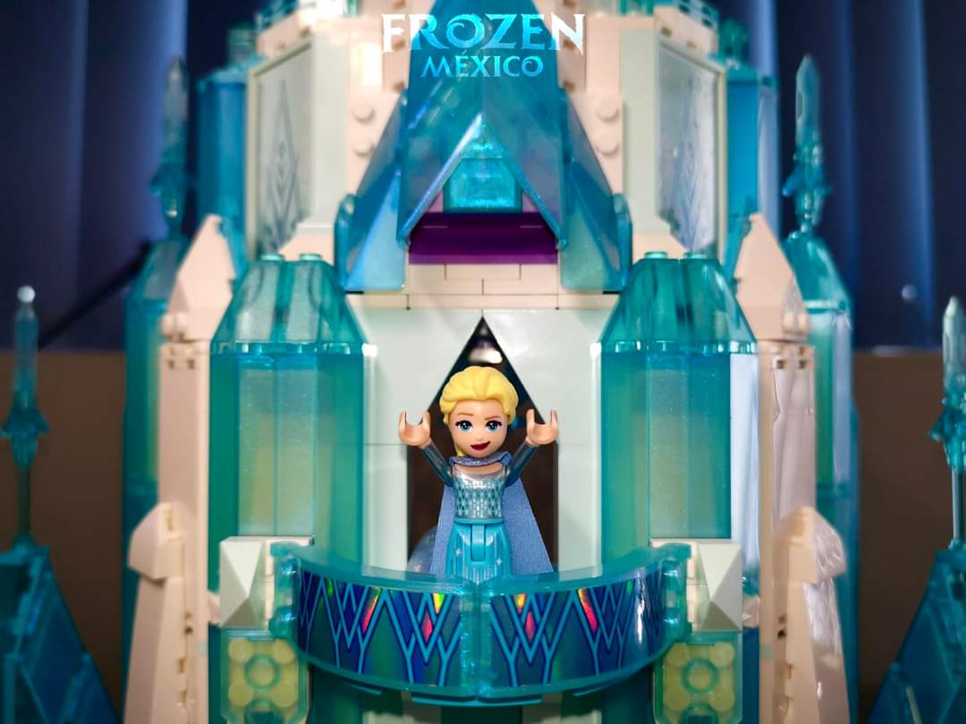 Frozen_Mexico's tweet photo. #Disney #Castle https://t.co/O8FV51YjqL