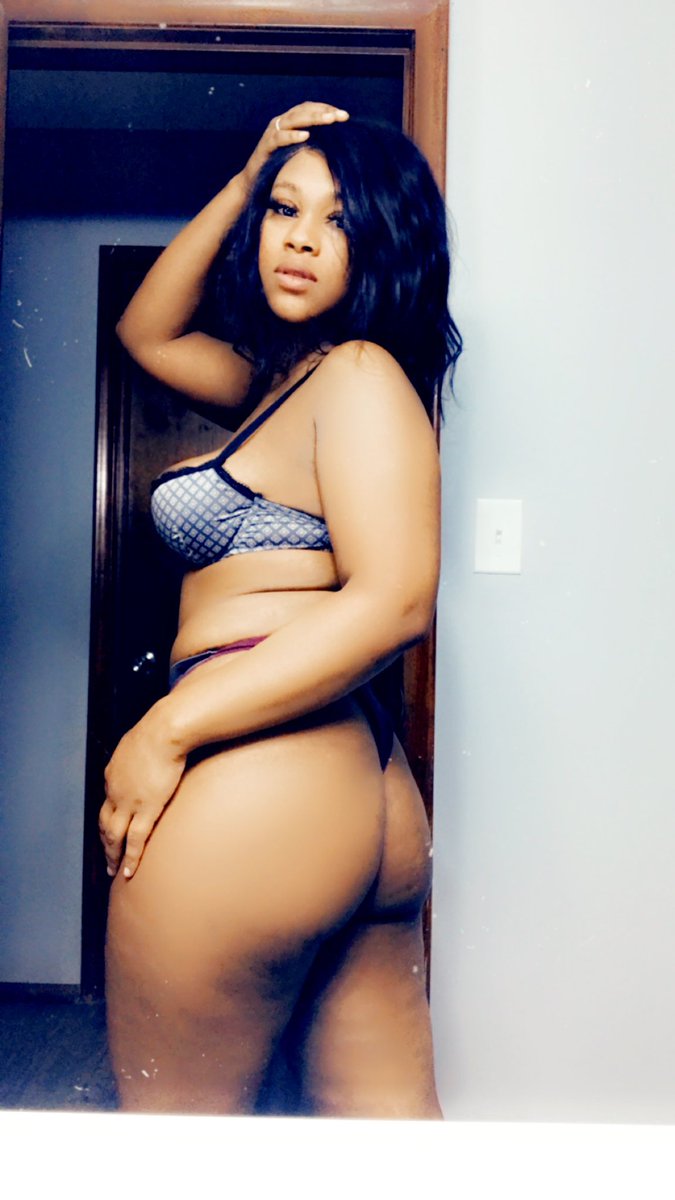 SharniceNicole's tweet photo. Heyy y’all help me gain followers on here 🔥😜 https://t.co/b0Uu2A3j1D