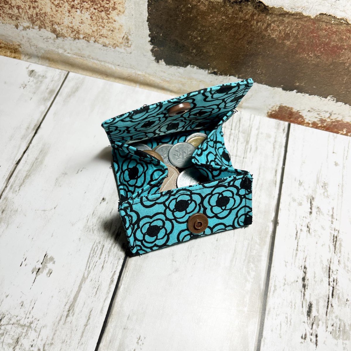 runako_shop's tweet photo. 小銭入れ
(*ˊᵕˋ*)
⁡
 #ハンドメイド
 #ハンドメイド好きな人と繋がりたい 
 #atelier_runa https://t.co/NvREtEi0sO