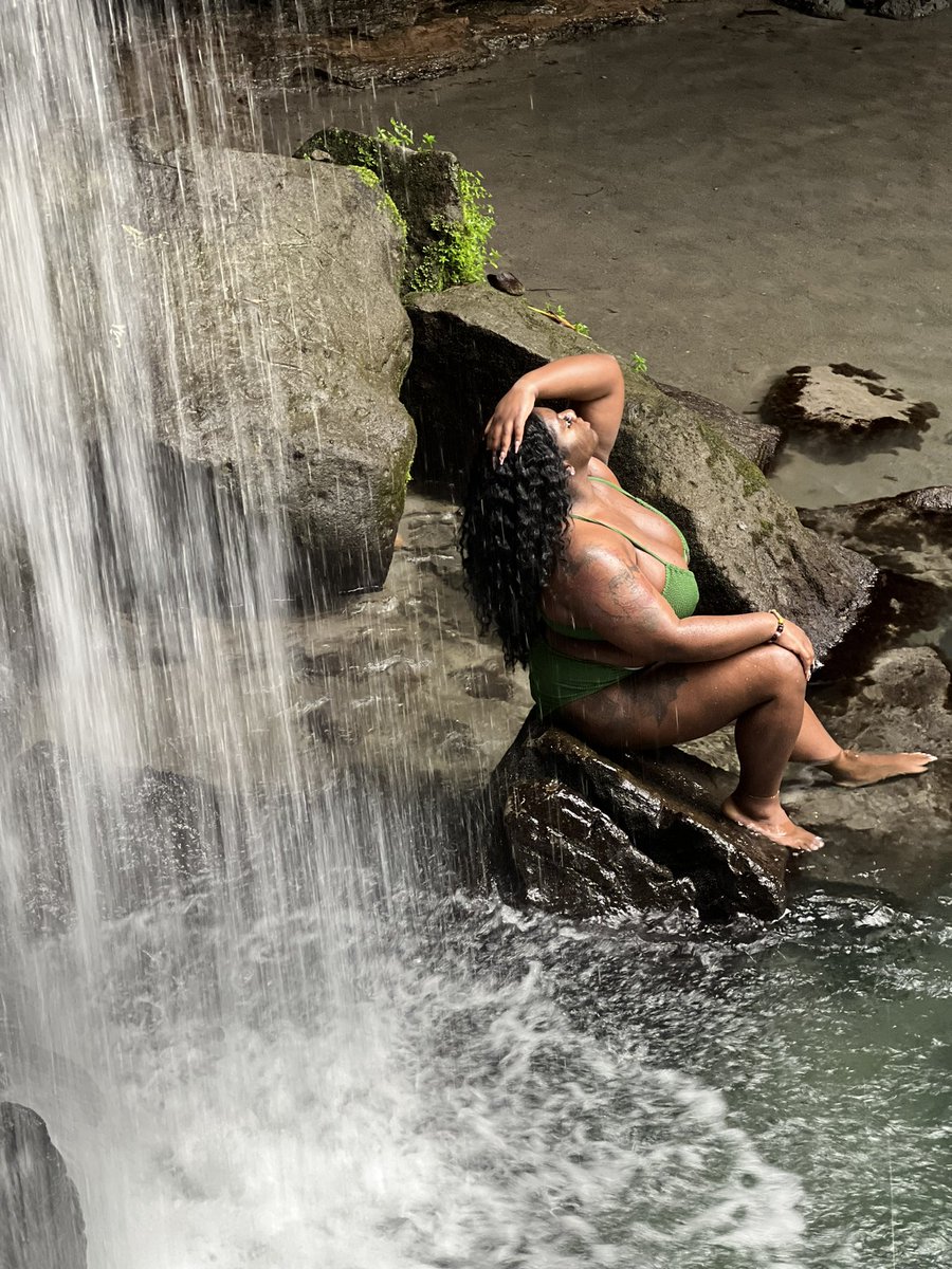 SimplyTiz's tweet photo. Such a peaceful place 🥰🥰 https://t.co/vGUOT0kUnL