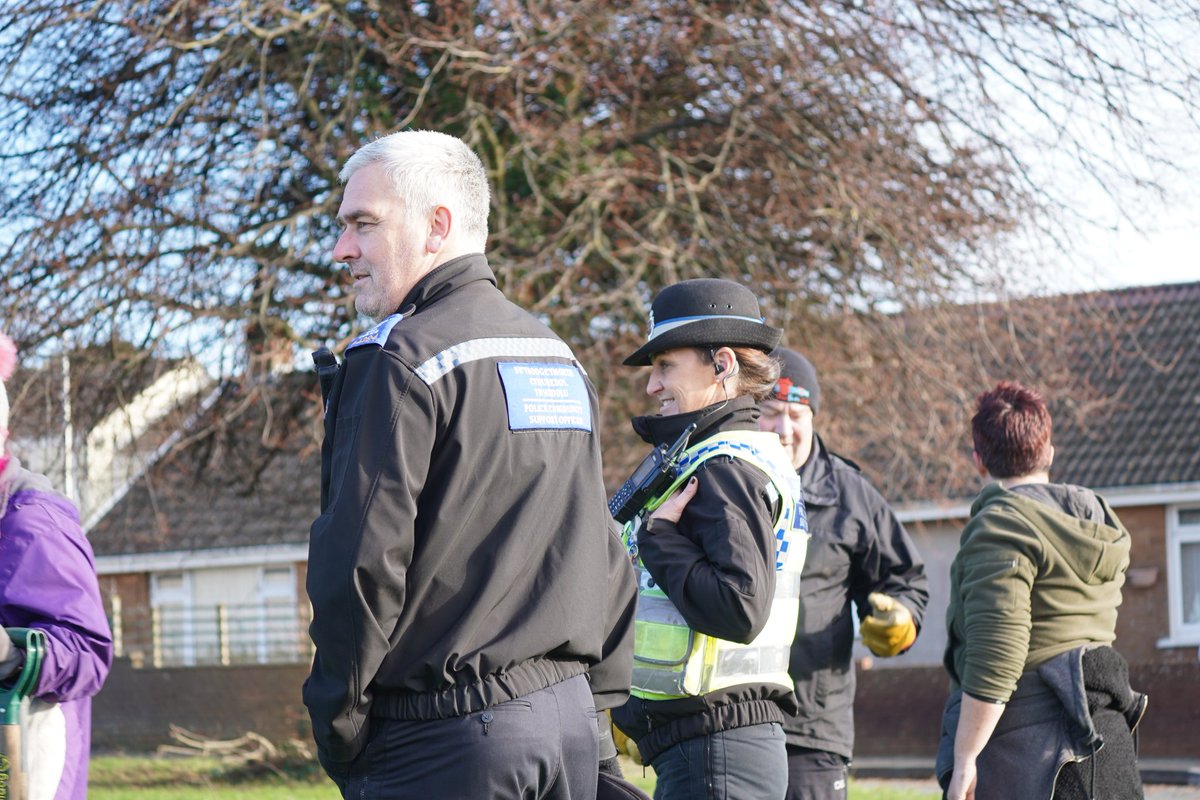 emxsmiler's tweet photo. A massive well done to everyone who braved the cold and came to plant trees @WoodlandTrust @ValleysToCoast to Coast, Cornelly Community Council, Bedford Park Volunteers, Cornelli Primary, Afon Y Felin , North Cornelly Playgroup and the local PCSO's @SWPBridgend https://t.co/SgG4YE8kVY