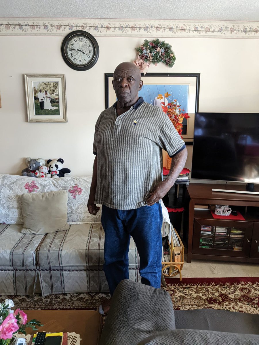 neikO_oh's tweet photo. Please see another photo. Still no sign of him but I see everyone doing their part @JamaicaConstab https://t.co/vJbVUnSv6E