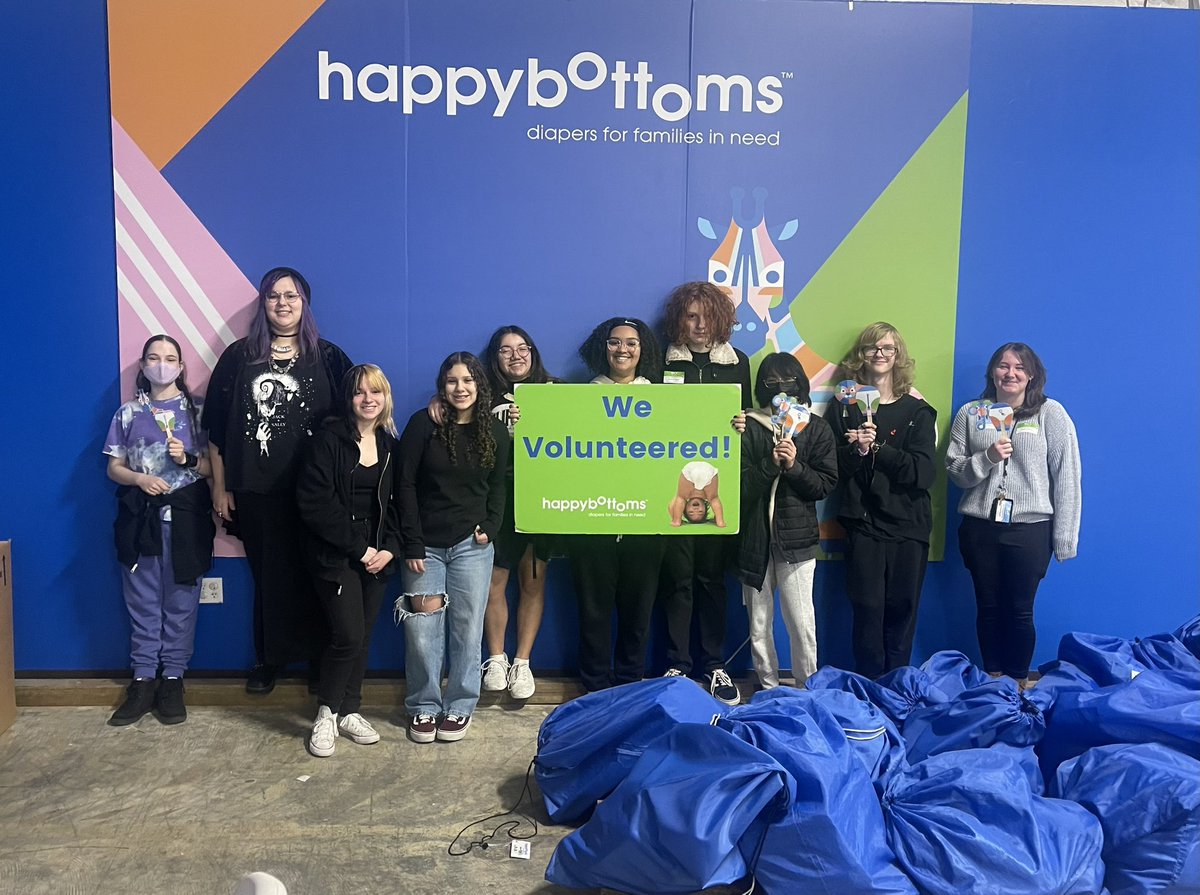 MrsBrantley17's tweet photo. TMS NJHS did an outstanding job today at @happybottomsorg!! Special thanks to Mr. Watts for volunteering with us today. #TMSfamily #TurnerFamily #TMScode https://t.co/YxXp2bko25