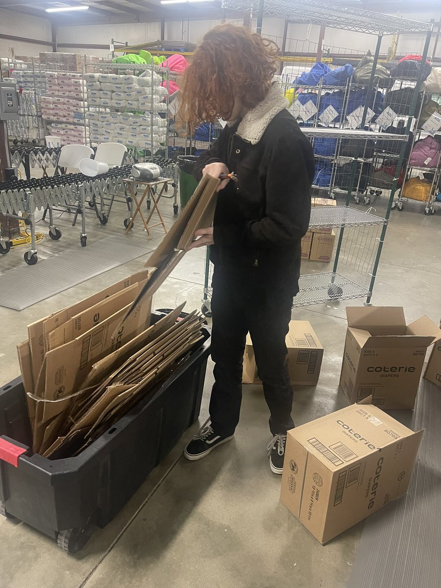 MrsBrantley17's tweet photo. TMS NJHS did an outstanding job today at @happybottomsorg!! Special thanks to Mr. Watts for volunteering with us today. #TMSfamily #TurnerFamily #TMScode https://t.co/YxXp2bko25