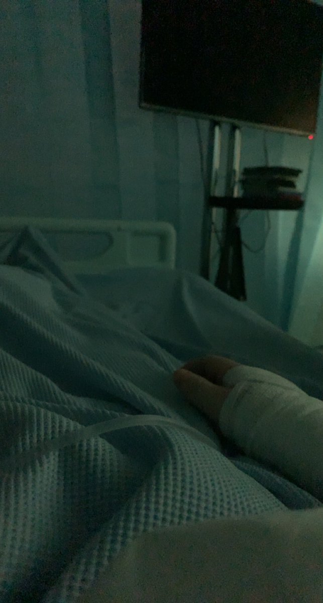 So this happened…I tried so hard but I didn’t work. I cant do anything right. I’m trying to be good I’m trying to not self harm again but it takes control of me and I can’t stop it. It was a failed attempt that not only caused me pain but the rest of my family. I’m so so sorry💙