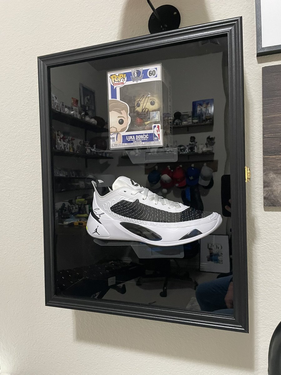 KnoxDanger's tweet photo. Earlier this month we took a trip to OKC to watch the @dallasmavs. @luka7doncic was nice enough to sign some Luka 1s for me and my sister. He’s the best, I’m soooo happy to have something so cool! Thanks again Luka! https://t.co/0djkUjr6CX