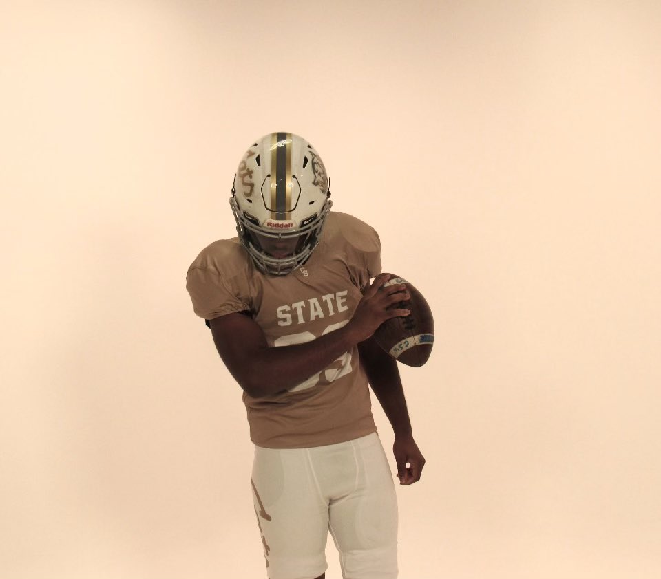 CalebRich5's tweet photo. Thank you to coach @CoachJax11 and @ctwildcatsfb for getting me in to visit the school and facilities. I had a great time! Let’s work. #priderock #wildcats https://t.co/l8zpenQ4mX