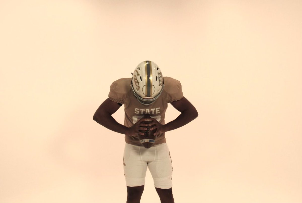 CalebRich5's tweet photo. Thank you to coach @CoachJax11 and @ctwildcatsfb for getting me in to visit the school and facilities. I had a great time! Let’s work. #priderock #wildcats https://t.co/l8zpenQ4mX