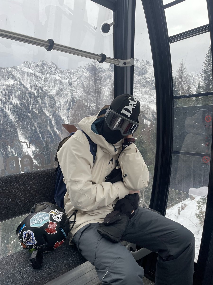 choco_melk_'s tweet photo. Reppin @DeGodsNFT on the mf slopes baby https://t.co/YpcDHE8VwD