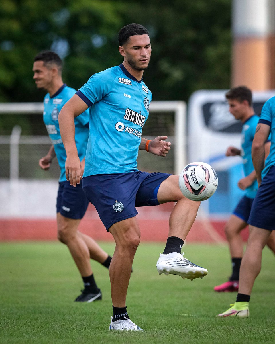 Coritiba's tweet photo. Nossos #PiásdoCouto treinando em Foz do Iguaçu! 🤩💚

Amanhã tem Coritiba em campo ao vivo na TV Coxa Prime! 

#VamosCoxa

📸 Gabriel Thá | Coritiba https://t.co/600kEiWAxG