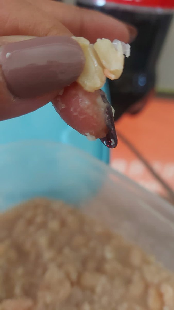 RafPitt12's tweet photo. Que asco @SamsClubMexico estos gusanos están saliendo en los frijoles peruanos de Verde Valle @Profeco @SaludGuanajuato https://t.co/IKxVHanxbh