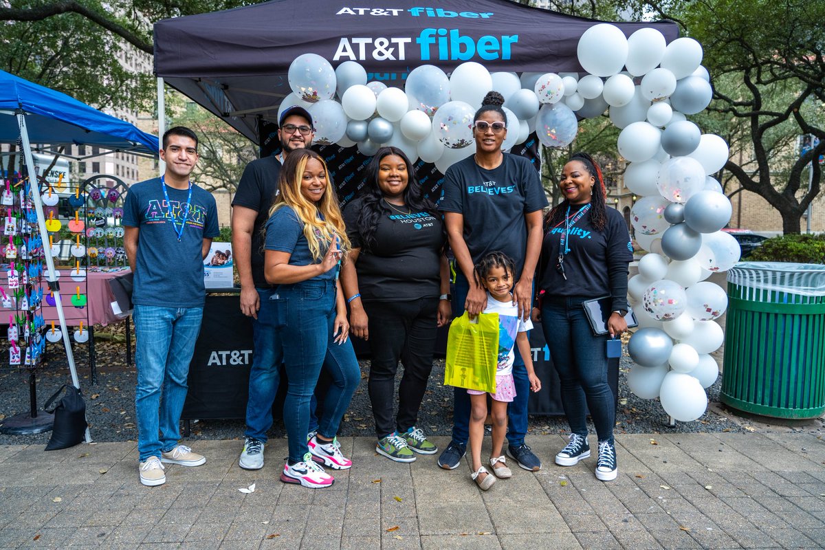 AshleyBurgess0's tweet photo. Great day for a parade yesterday. Thank you everyone for coming out to represent @ATT 

#lifeatatt #att #attimpact #attfiber #woa #womenofatt #attemployee #stxspeaks #stx #MLKDay2023 https://t.co/dFRt1y9wZU