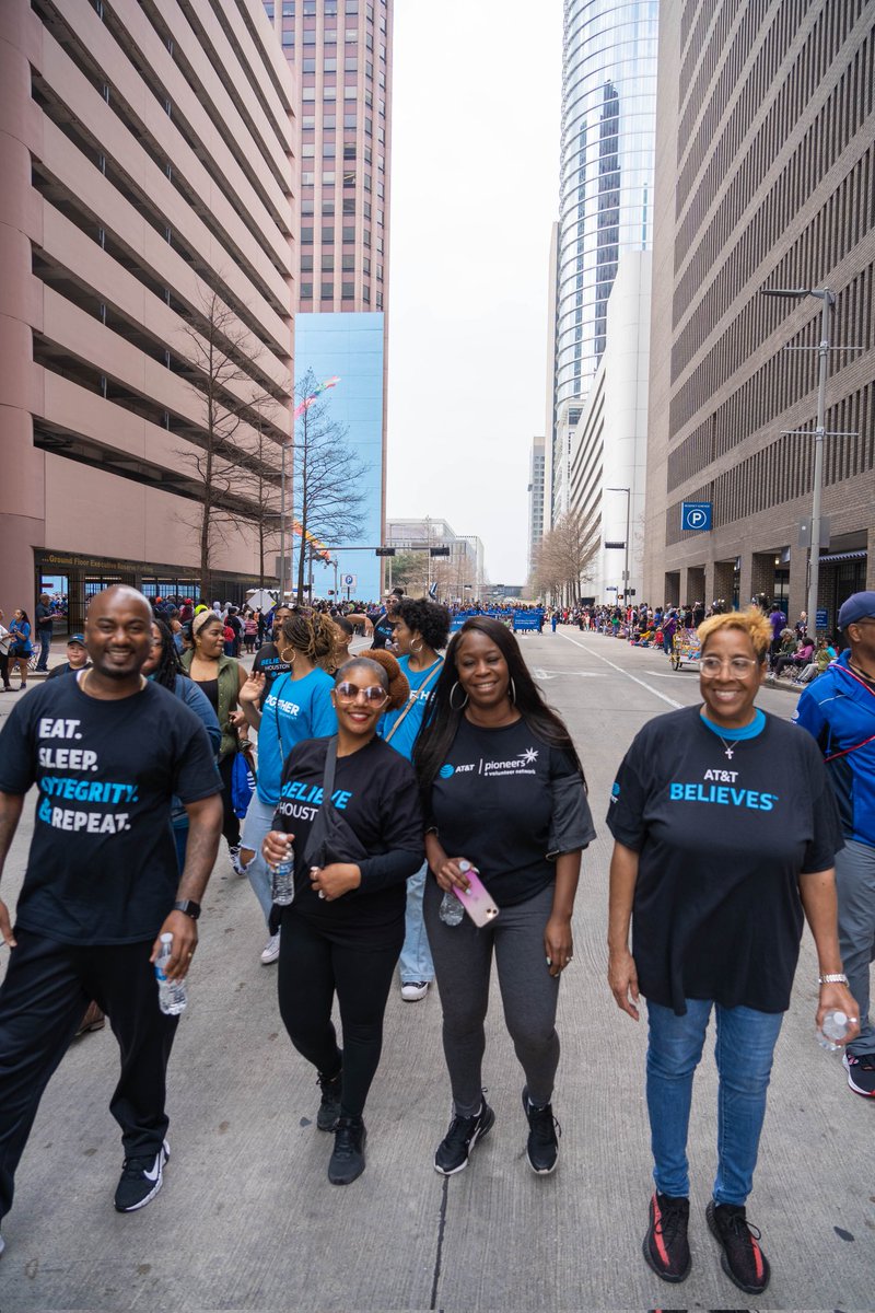 AshleyBurgess0's tweet photo. Great day for a parade yesterday. Thank you everyone for coming out to represent @ATT 

#lifeatatt #att #attimpact #attfiber #woa #womenofatt #attemployee #stxspeaks #stx #MLKDay2023 https://t.co/dFRt1y9wZU