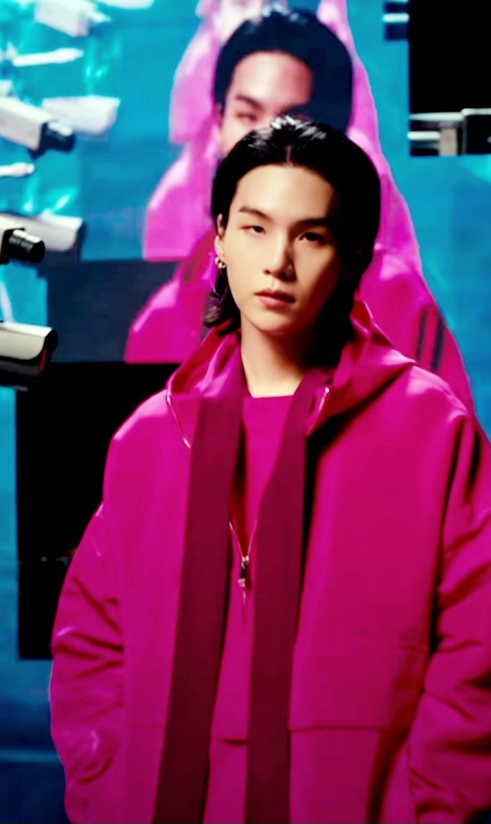 Pink PP가  잘 어울리는 남자

#YetToCome  #BestMusicVideo  #iHeartAwards