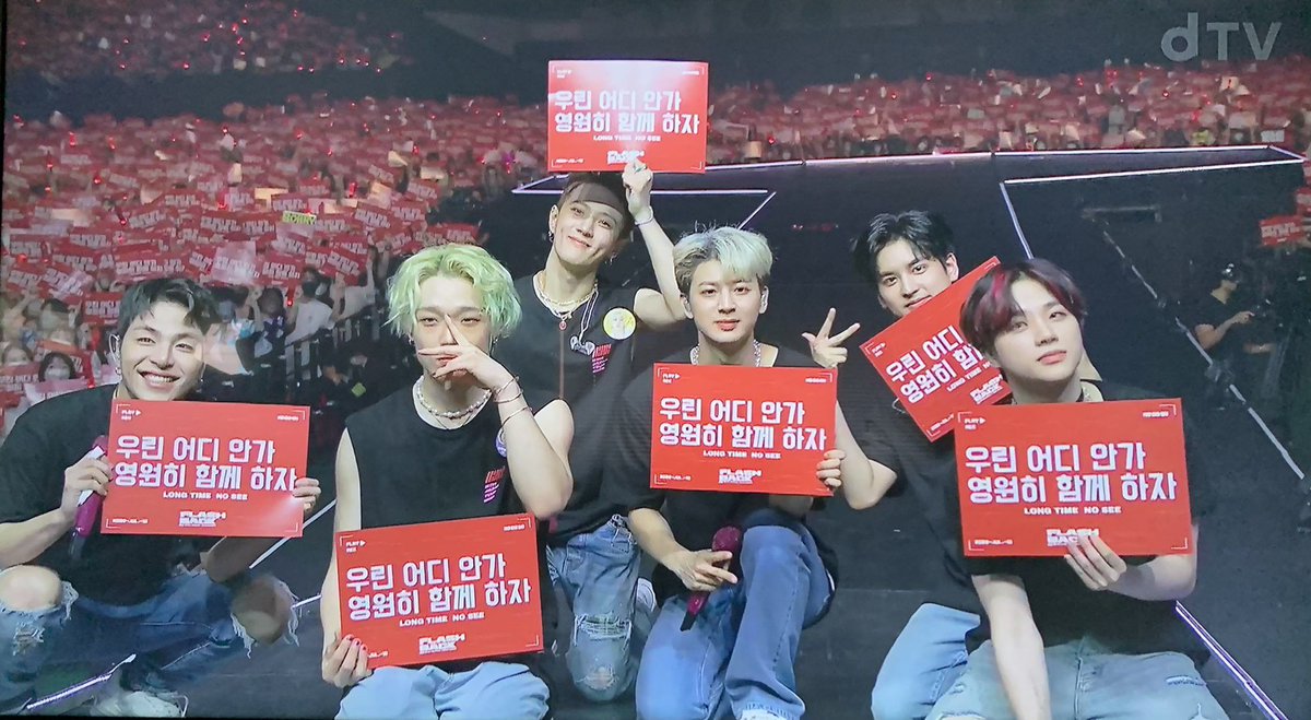 baekprefecture's tweet photo. Bismillah, semoga suatu saat nanti aku bisa ketemu dengan mereka!

 @weareoneEXO @iKONIC_143 ♡_♡ https://t.co/CEr7WYOUxO