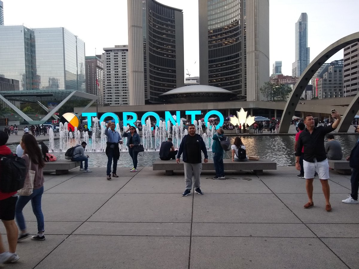Chef_Jaswinder1's tweet photo. Toronto down town Canada 🇨🇦
#Toronto #canada #Travel #explore https://t.co/m6oDsKNj7M