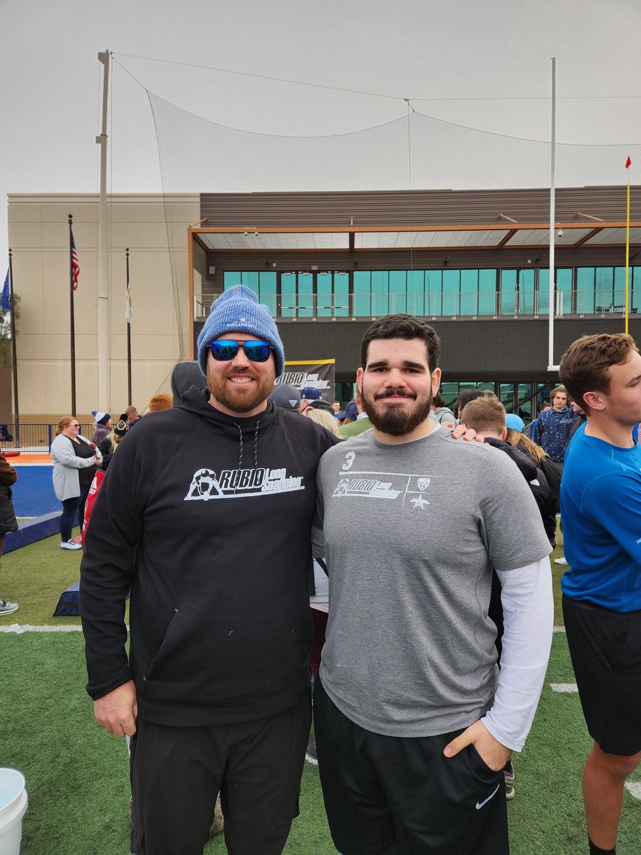 ThomasFinch77's tweet photo. Thank you to @TheChrisRubio for this great weekend at Vegas XLI, I met a lot of great people and instructors to help me refine my craft. Also, I was glad to see @finchmachine. It's always good to see another Finch out there! @CerritosFB https://t.co/IKuMEfJ8py
