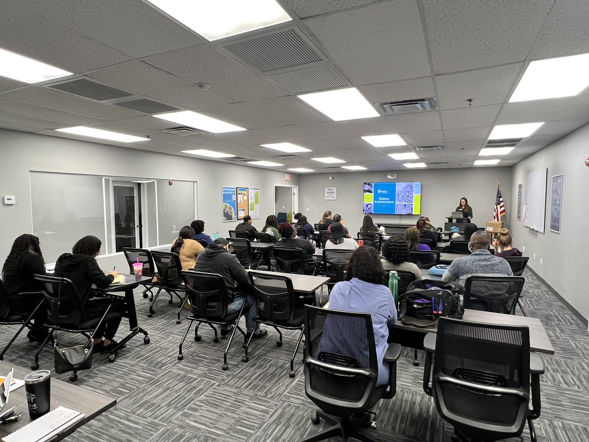 HabitatTBG's tweet photo. FULL HOUSE for our Habitat Ambassador class! 

Our Marketing team focuses on social media, media interviews, speaking to groups, meeting sponsors, volunteers and being more confident being in the public eye. 

#HabitatPinellasPasco #AffordableHomeownership https://t.co/EwN5oTnPet