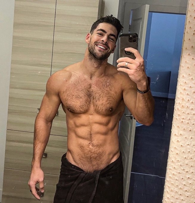 Keep smiling ❤️🙏 RT to spread that smile 😁 https://t.co/zsRLdmviYk