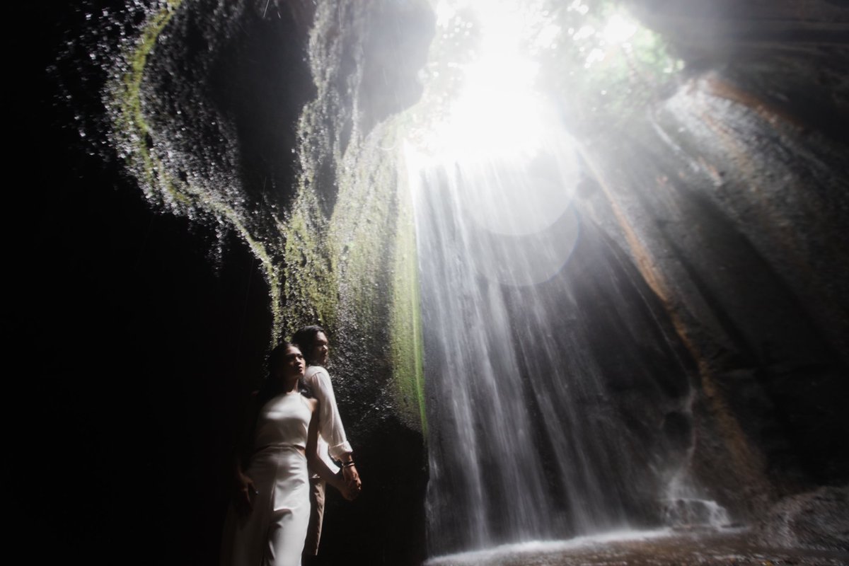 LusBlues's tweet photo. 2022 has been a blast, with all the ups and downs, joy and sadness syncing in rhythm to share the conversation in life.
Some of them are these..
#prewedding #Bali https://t.co/b7w8bWmgxq