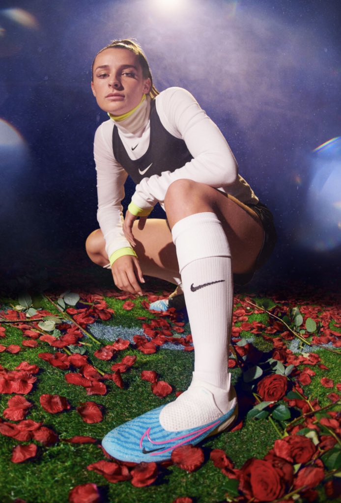 Why Ella Toone isn't wearing Nike's women-led Phantom Luna boots at World  Cup