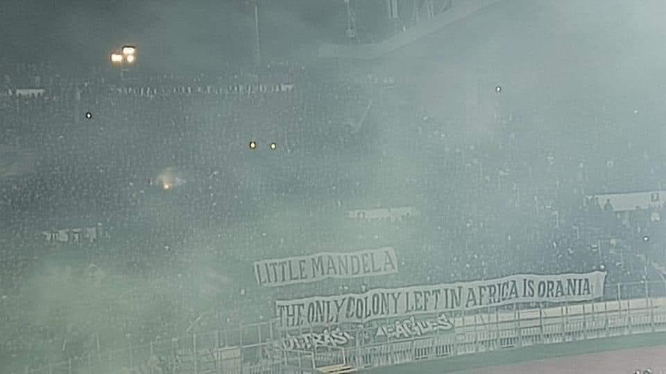 AfricaViewFacts's tweet photo. Message from Raja Casablanca fans to Nelson Mandela's grandson, after referring Morocco 🇲🇦 controlled Western Sahara as Africa's "last colony"

"Little Mandela, the only colony left in Africa is Orania"

Orania is the whites-only town situated along Orange River in South Africa. https://t.co/NJnU2V6ASa