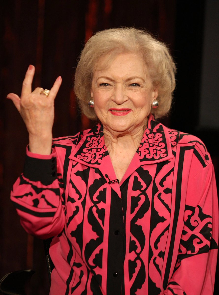 Happy birthday to the iconic Betty White, who would have turned 101 today. ❤️