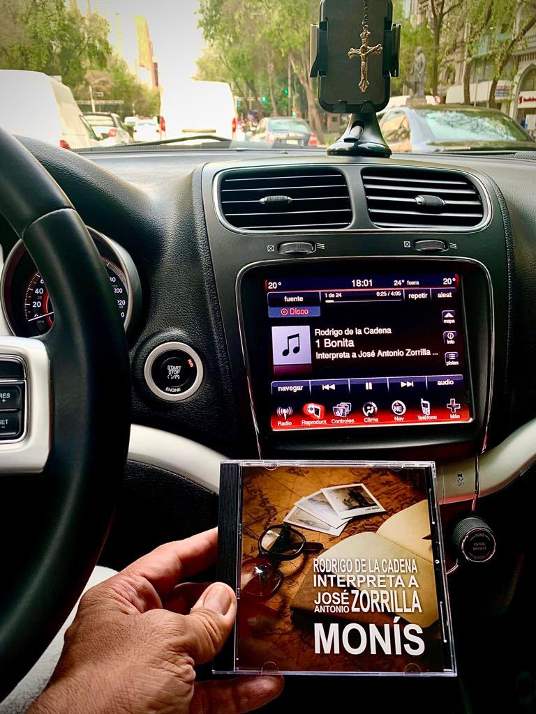 Después de comer, el lento tránsito camino a casa se hace más agradable escuchando el disco de Monís del gran <a href="/RodrigoDLCadena/">Rodrigo De La Cadena</a> 

#CafecitoNecesario ☕️🎶