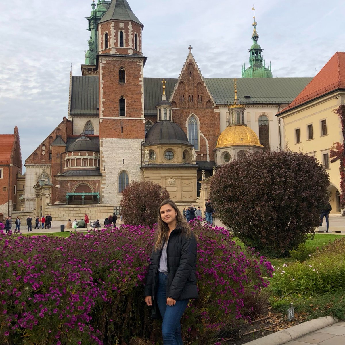 APIabroad's tweet image. Happy #TravelTuesday! Today we hear from William Paterson University student Alicja.  Alicja studied abroad in Krakow, Poland, and is an API Ambassador! 
Check out the link to learn more. bit.ly/3xcnG9K
#TravelTuesday #ispyapi