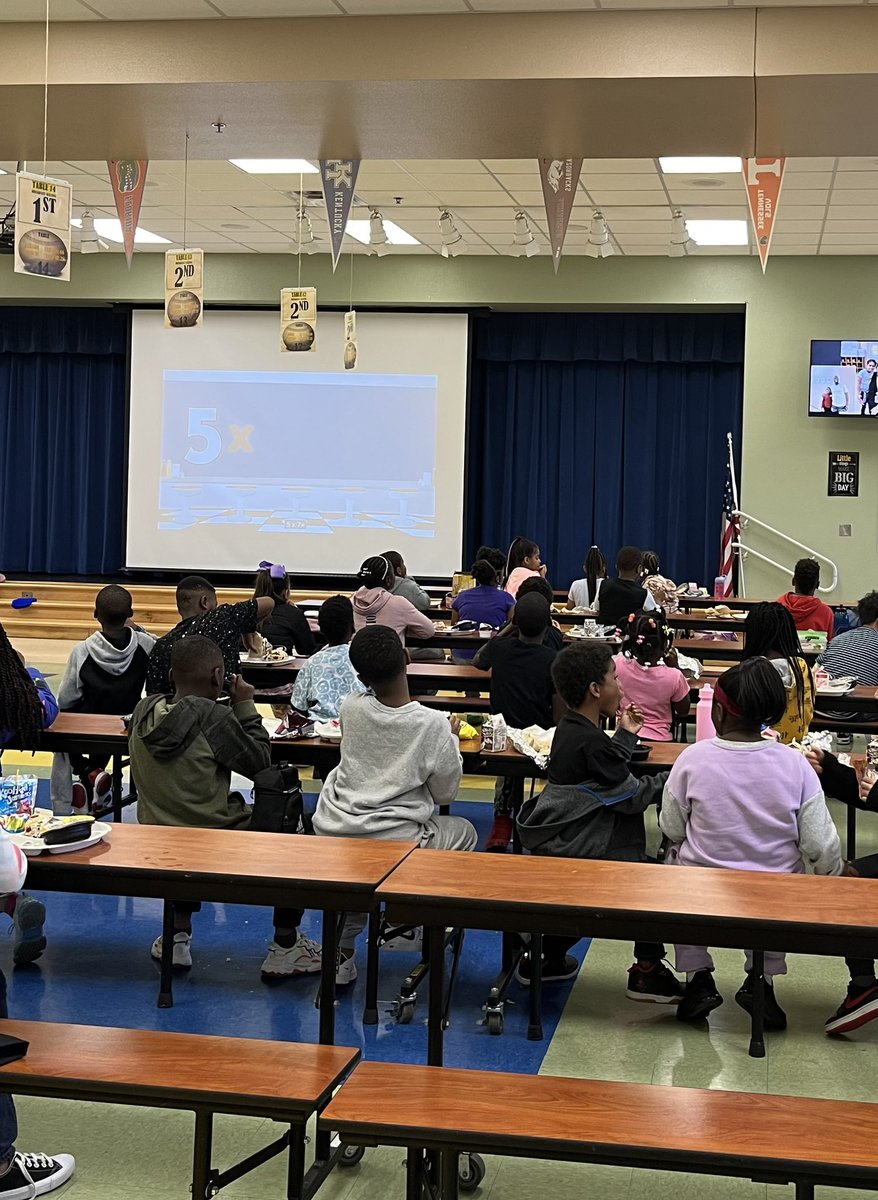 Griseg30's tweet photo. Students love singing multiplication facts as they enjoy lunch. Great idea-💡 #learningisfun #allstudentscanlearn #allstudentsmatter https://t.co/GXuK2006yA