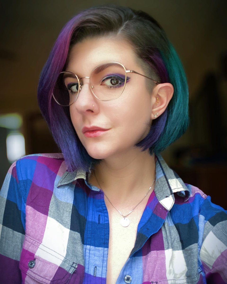 oVertoneColor's tweet photo. IDK about y'all, but (IG: elsbethdz) multi-dimensional color melt is making us feel some type of way 💜💙
#overtonehair #coloredhairgoals #bluehair #purplehair #multidimensionalhair #vividhaircolor #haircolortrends https://t.co/MFcia5qpaj